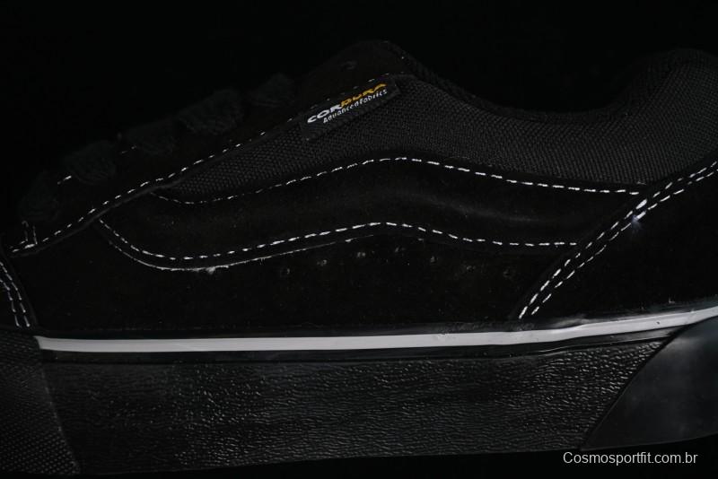 Vans Knu Skool Low Top Retro Casual Vulcanized Slip-On Shoes in Black - VN000CRPBMA